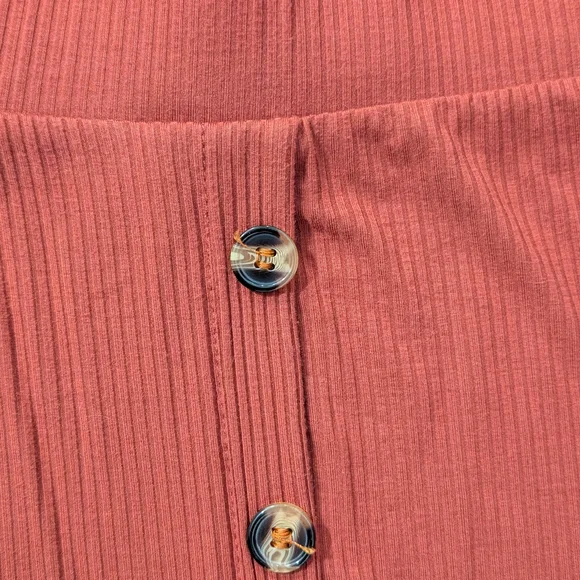 Button-Front Ribbed Midi Skirt in Rust - Picture 2 of 3